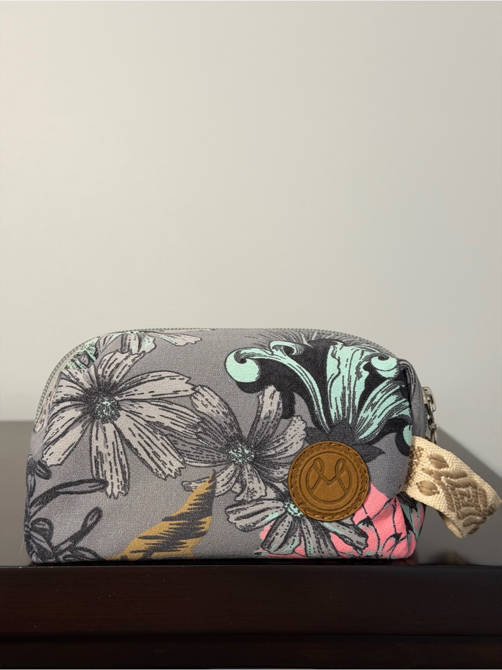 Maaji Small Canvas Cosmetic Makeup Travel Bag in Gray Floral VGUC